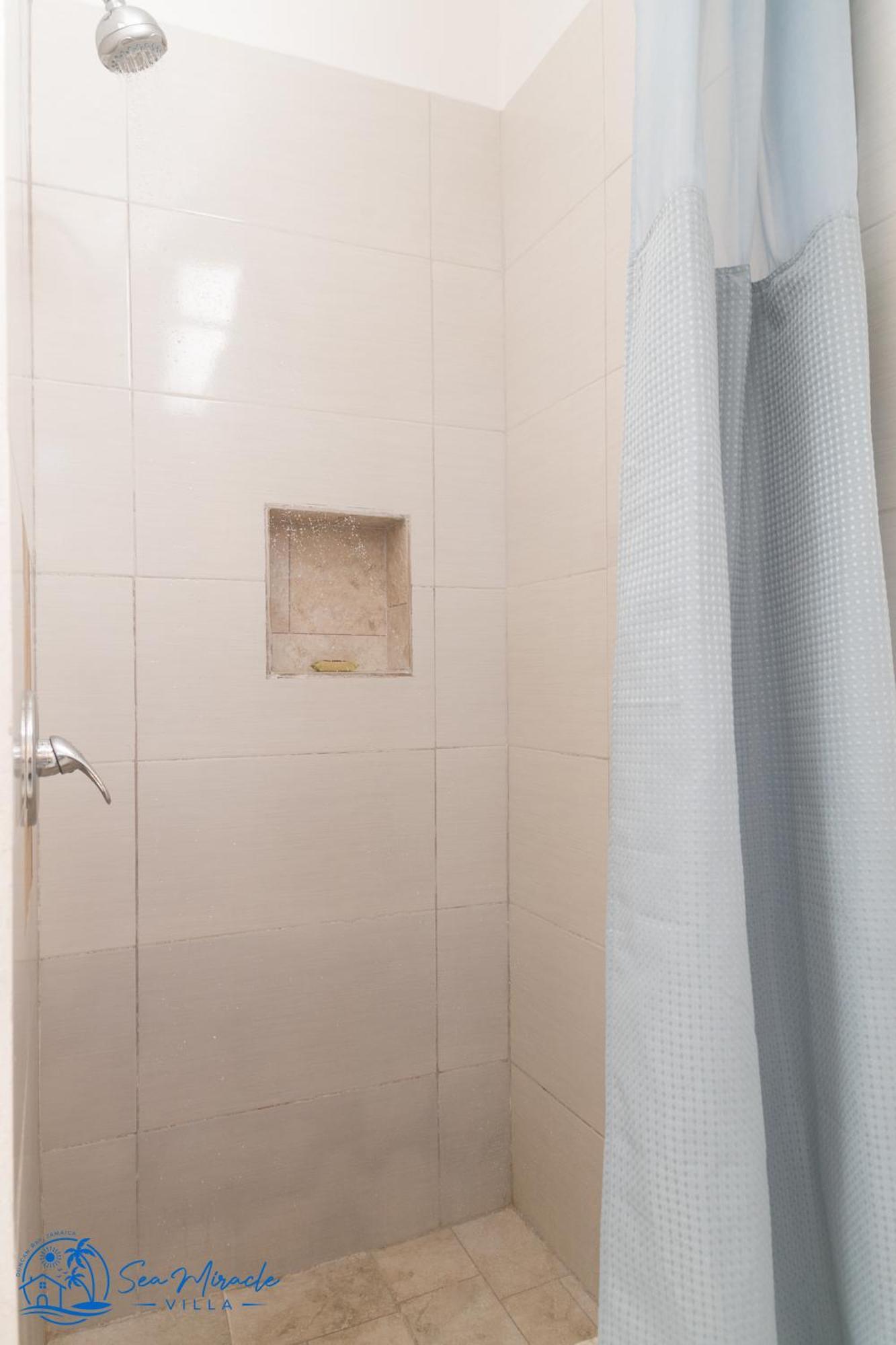 Sea Miracle Villa/Beach Cottage Silver Sands エクステリア 写真