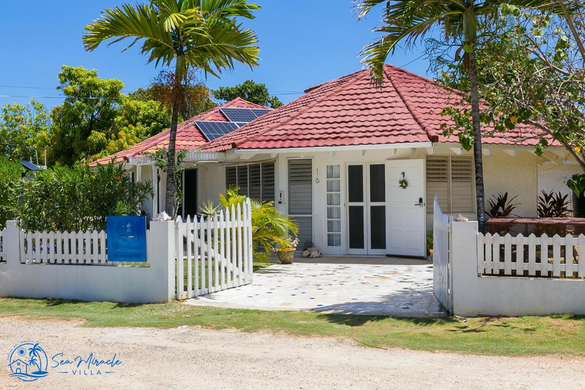 Sea Miracle Villa/Beach Cottage Silver Sands エクステリア 写真
